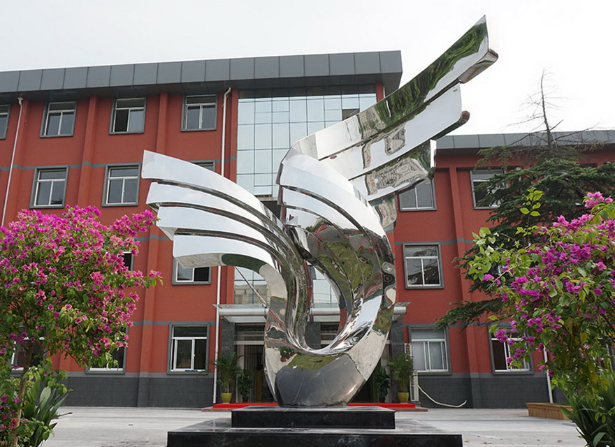 苏州吴江外国语学校雕塑
